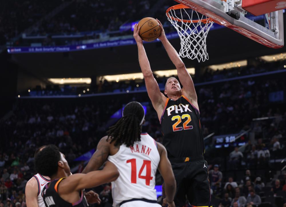 出了关键的 出了关键的