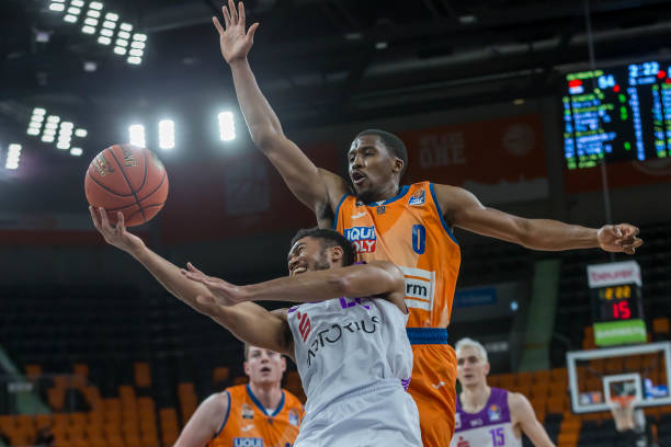 据德天空消 据德天空消