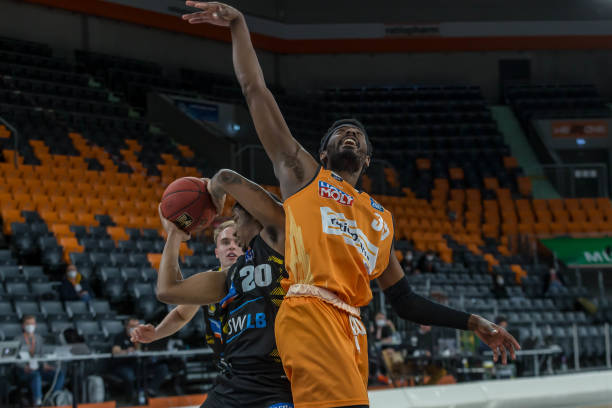 现出了强大 现出了强大